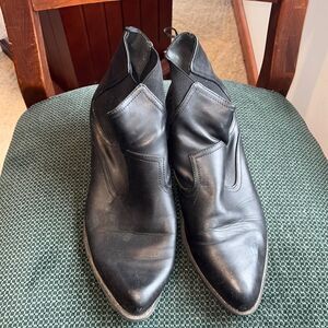 Divided Chelsea Booties Pointed Toe Low Heel Pull On Ankle Boots Black Size 9.5
